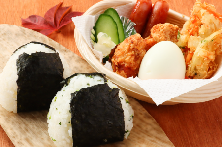おにぎり弁当